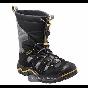 Keen waterproof winter boots size 8